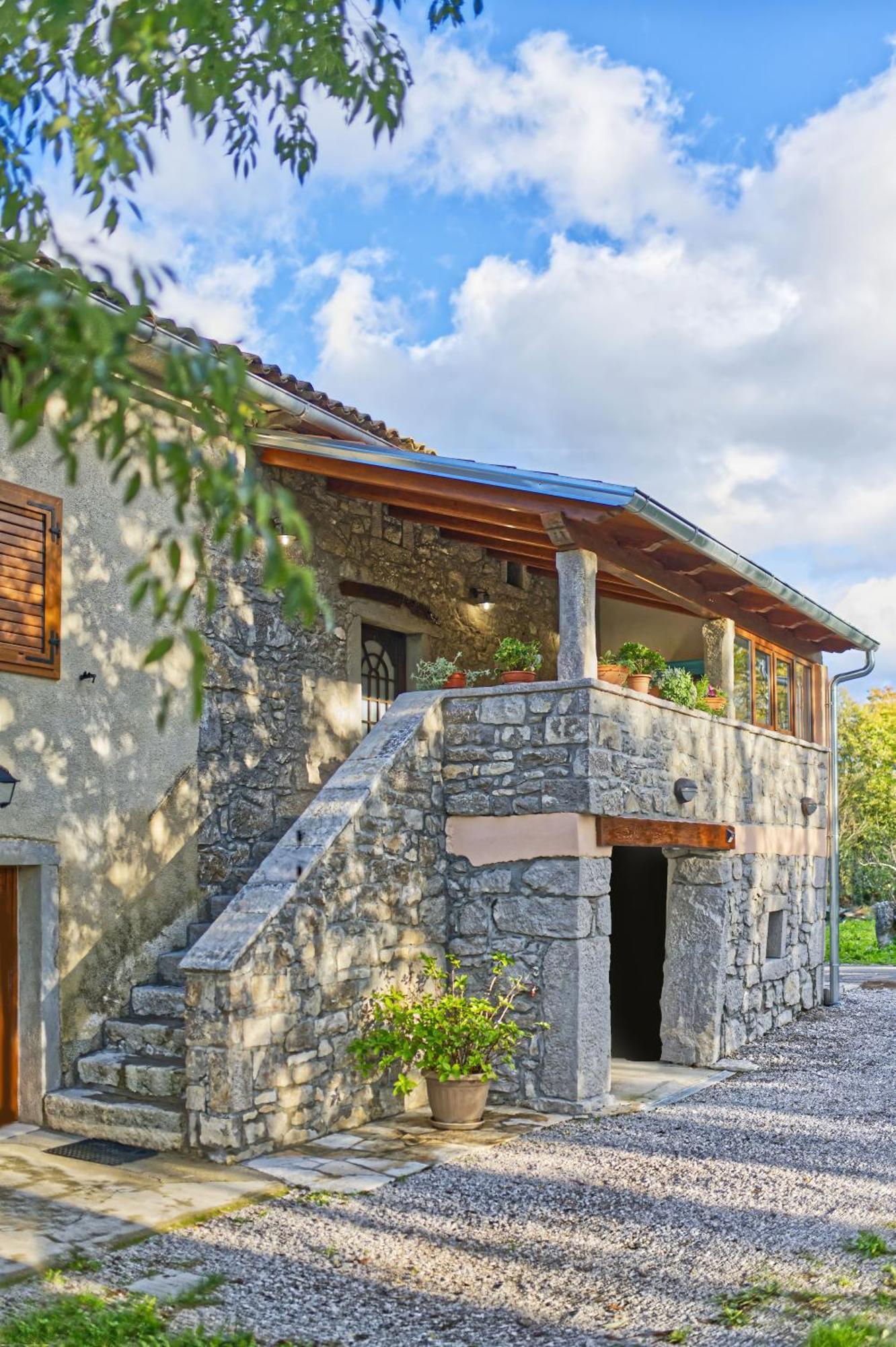 Apartman Studio Baladur Roč Exterior foto